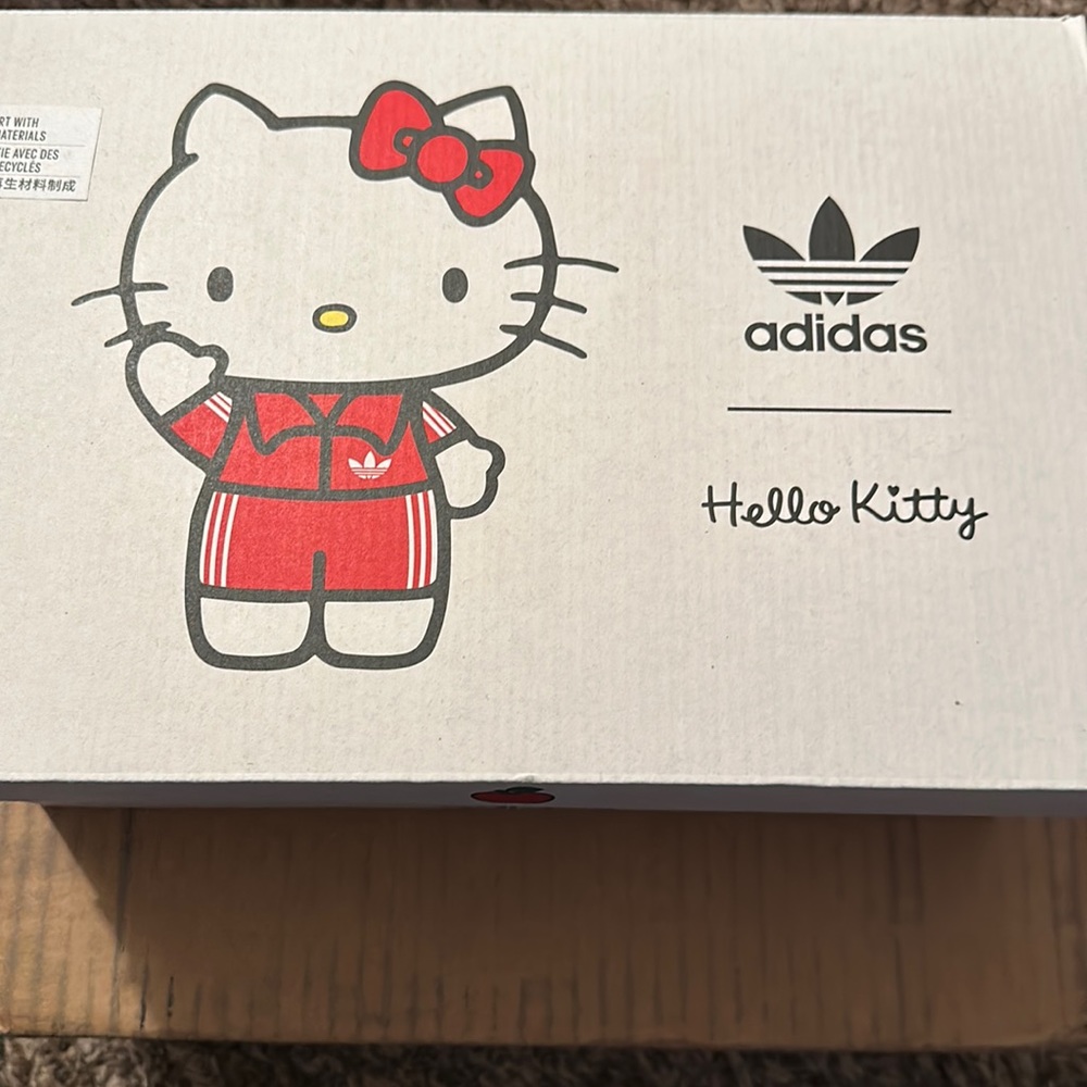 New Adidas forum low Limited Edition Hello Kitty sneakers woman size 8 1/2 & 9